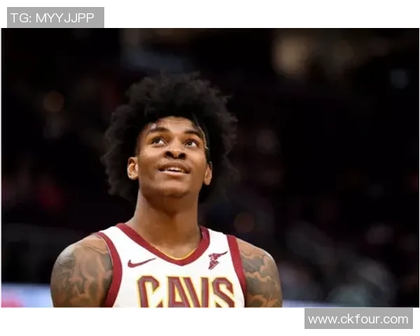 马丁内斯的传奇之路：从足球新星到世界级教练的成长历程